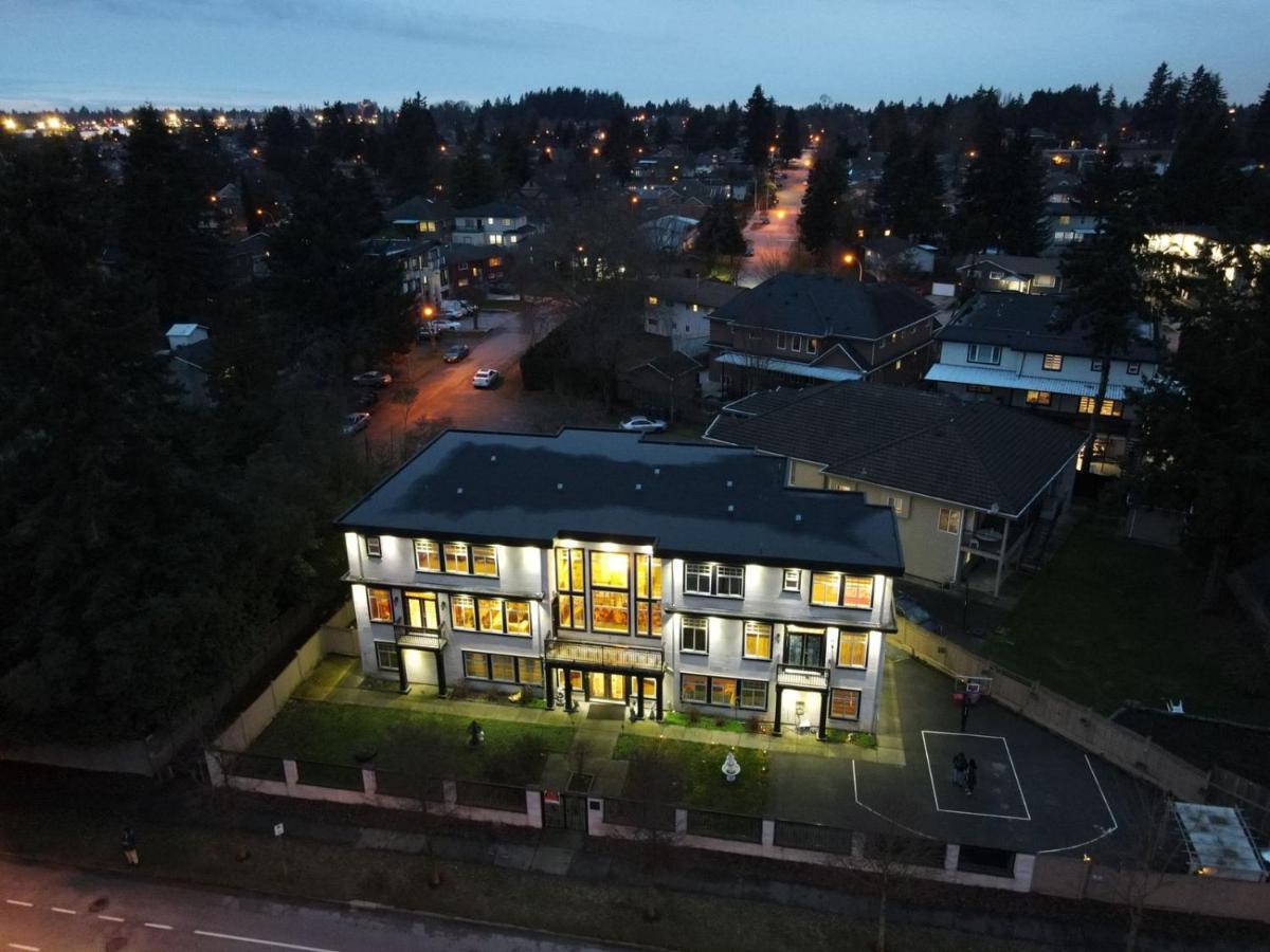 Hotel Empire Palace Surrey Exterior foto